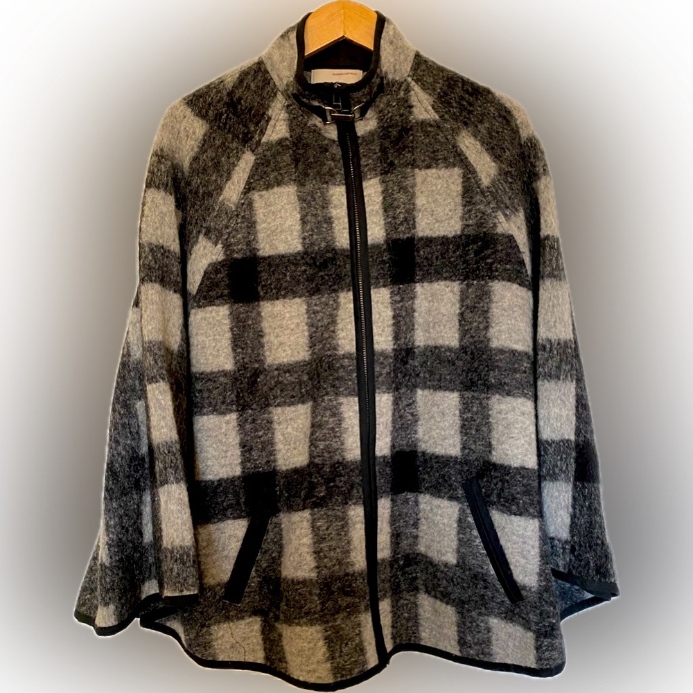 Banana Republic Cape. Black & Gray Wool Blend Plaid. Size M/L.